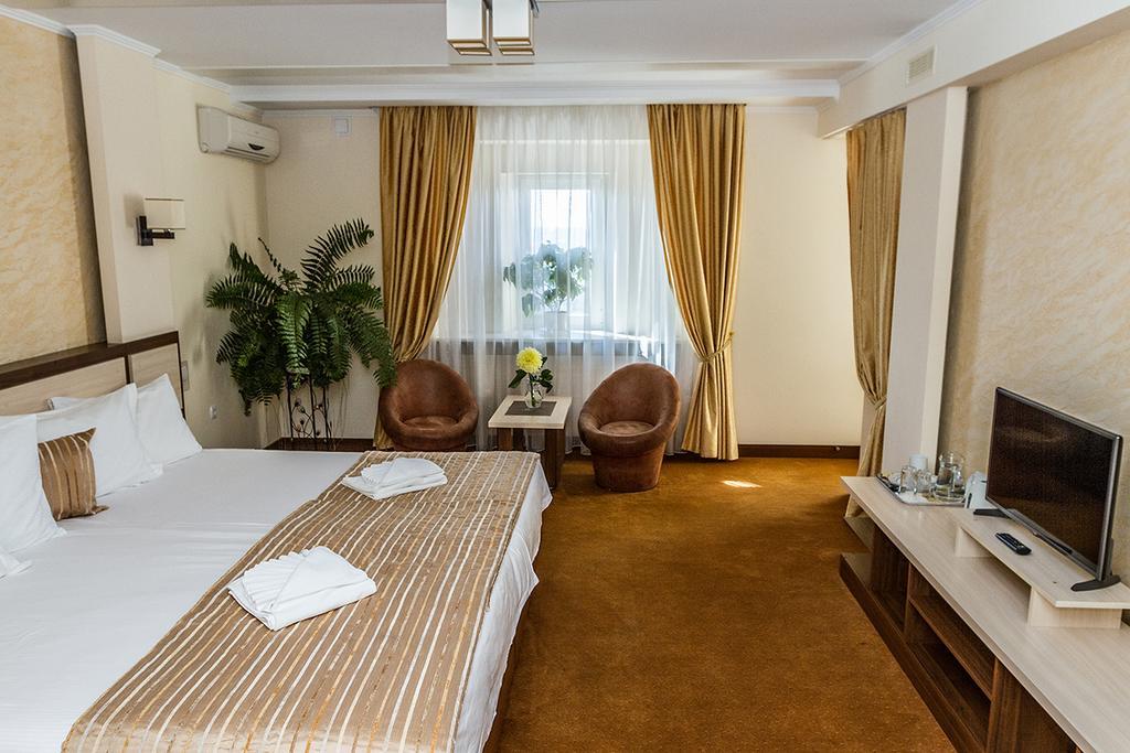 7 Sky Hotel Klinicheskaya Street  Kiev Bagian luar foto