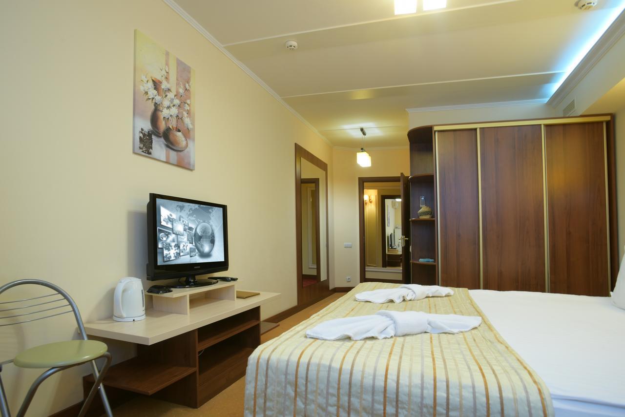 7 Sky Hotel Klinicheskaya Street  Kiev Bagian luar foto
