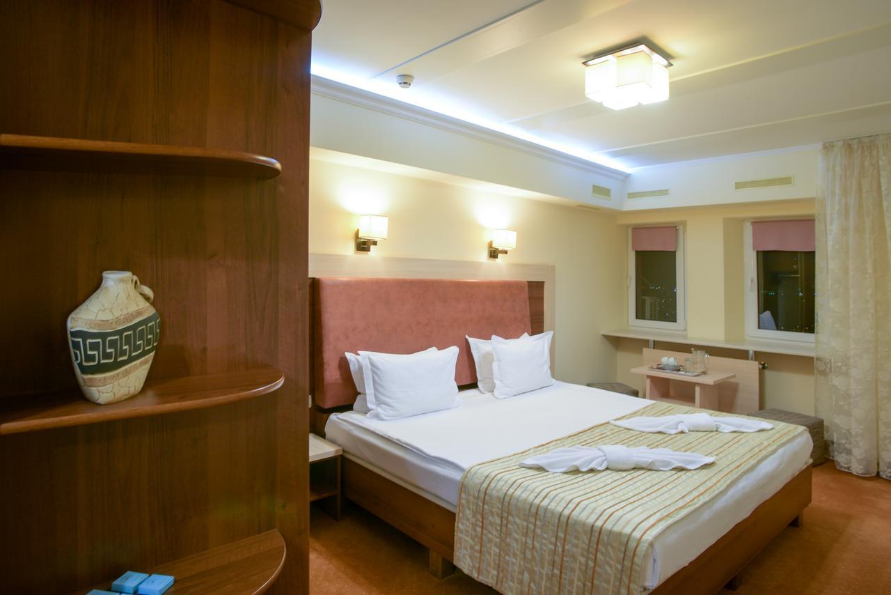 7 Sky Hotel Klinicheskaya Street  Kiev Bagian luar foto