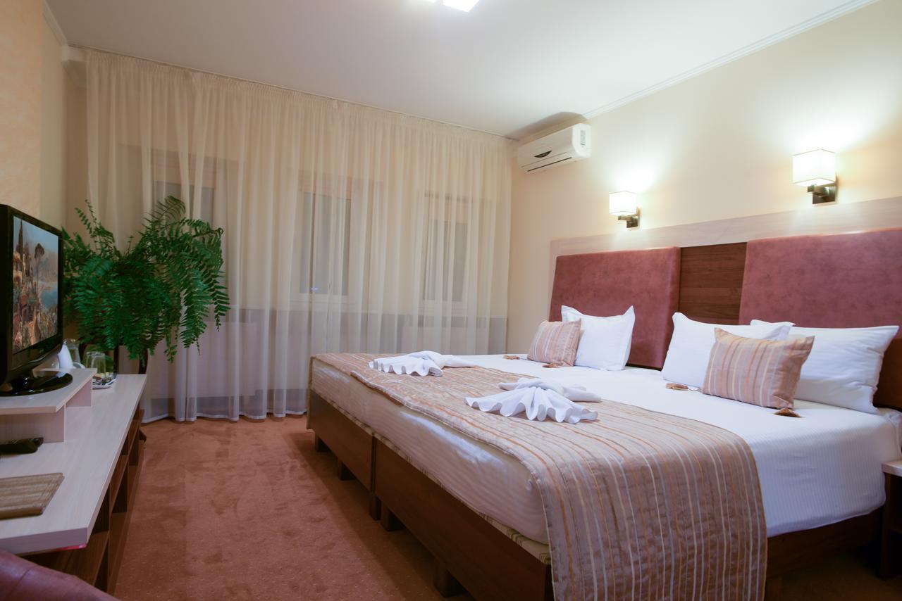 7 Sky Hotel Klinicheskaya Street  Kiev Bagian luar foto