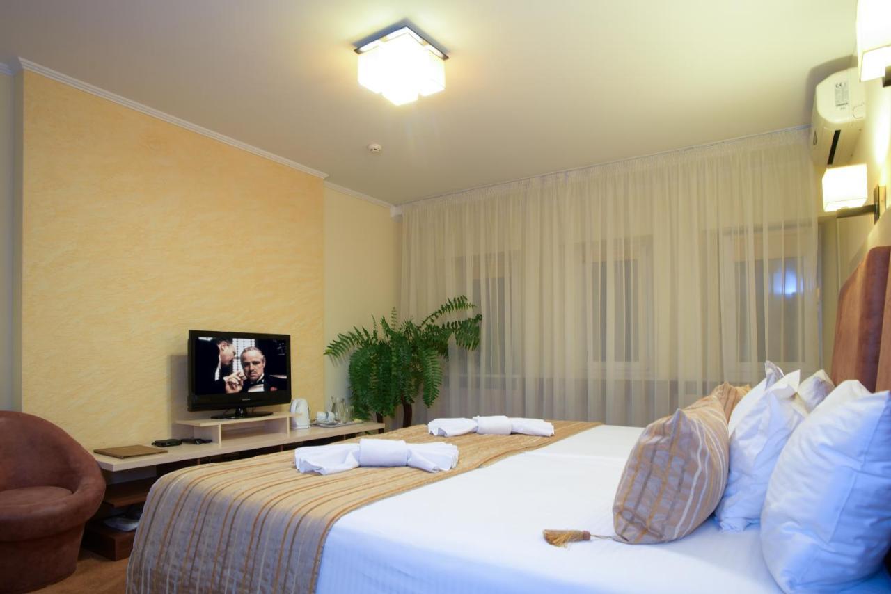7 Sky Hotel Klinicheskaya Street  Kiev Bagian luar foto