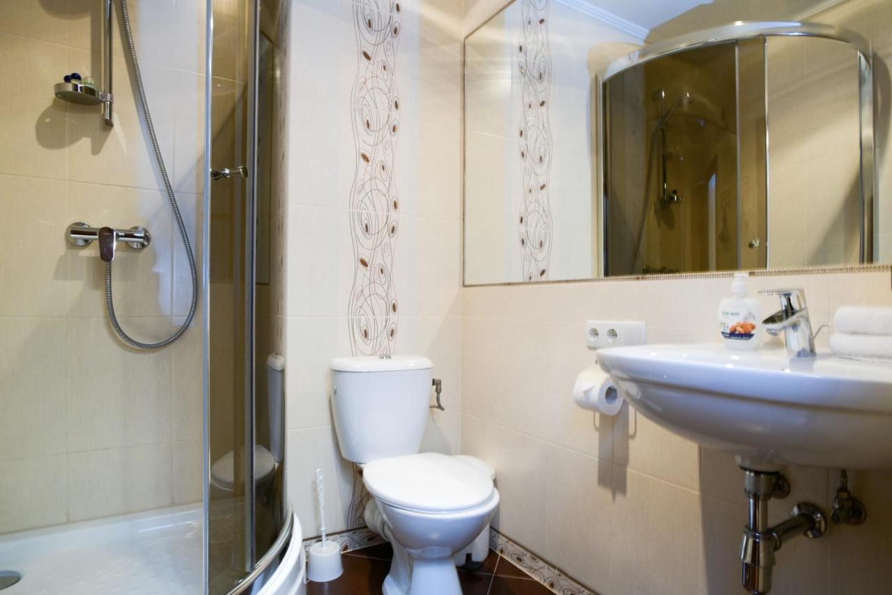 7 Sky Hotel Klinicheskaya Street  Kiev Bagian luar foto