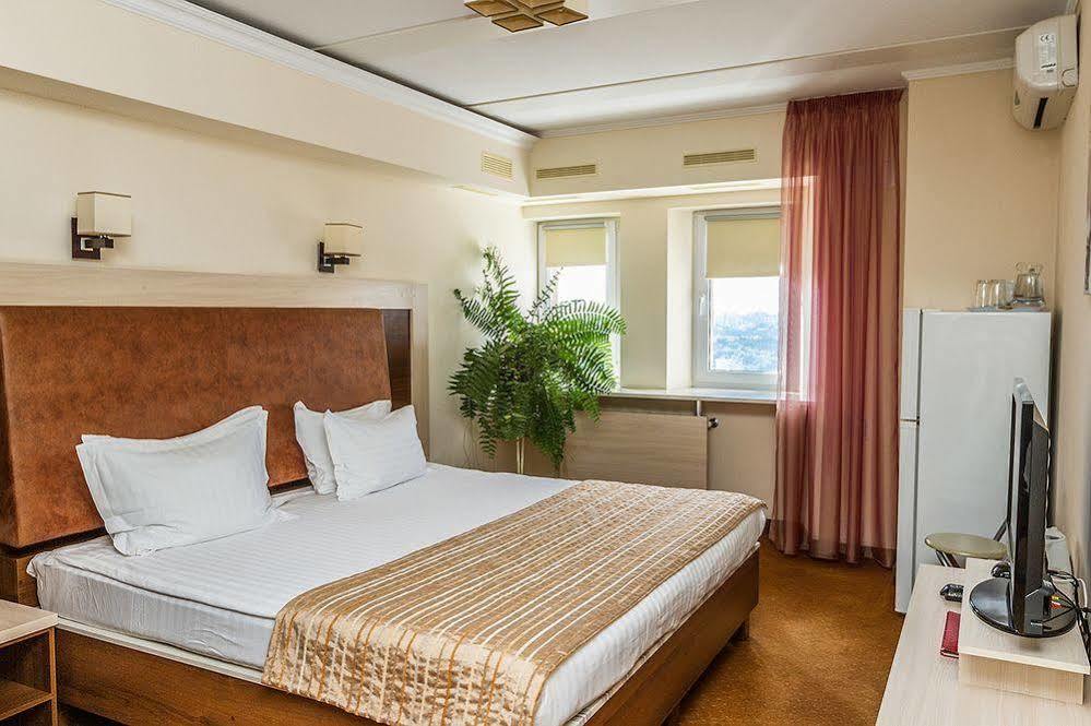 7 Sky Hotel Klinicheskaya Street  Kiev Bagian luar foto