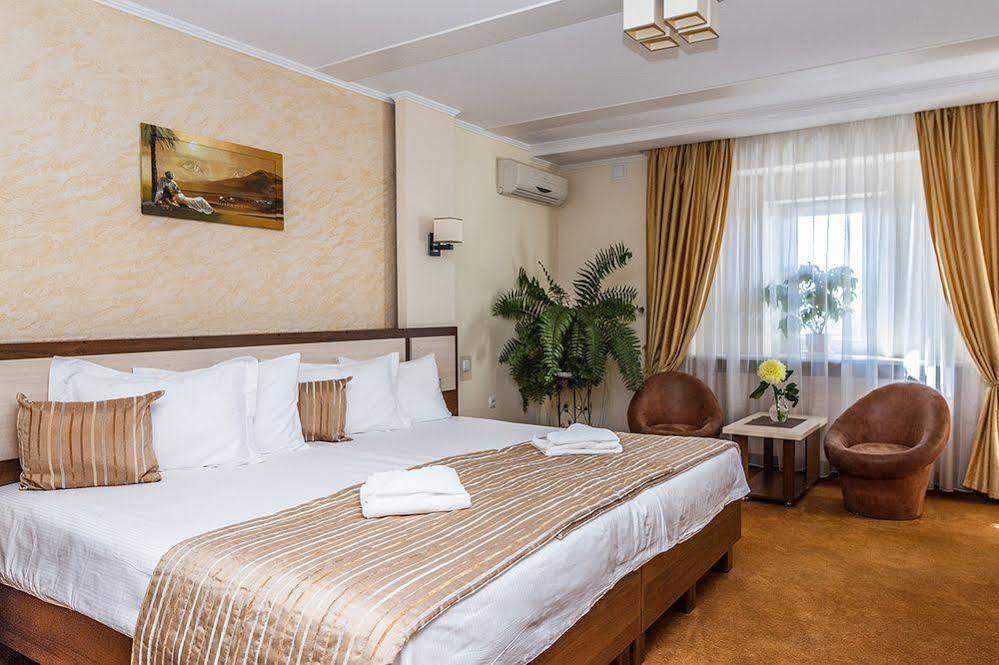 7 Sky Hotel Klinicheskaya Street  Kiev Bagian luar foto