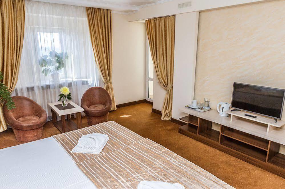 7 Sky Hotel Klinicheskaya Street  Kiev Bagian luar foto