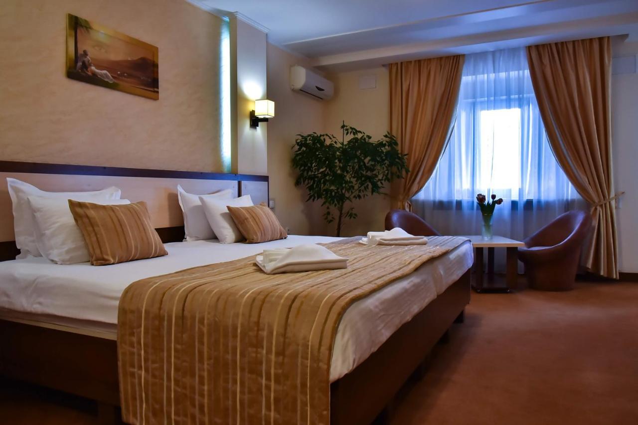 7 Sky Hotel Klinicheskaya Street  Kiev Bagian luar foto