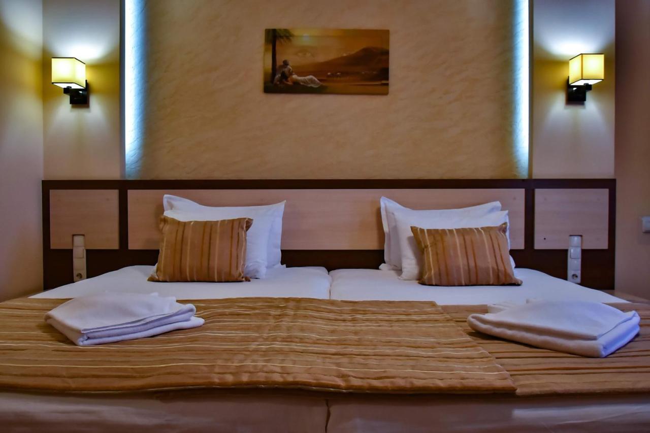 7 Sky Hotel Klinicheskaya Street  Kiev Bagian luar foto